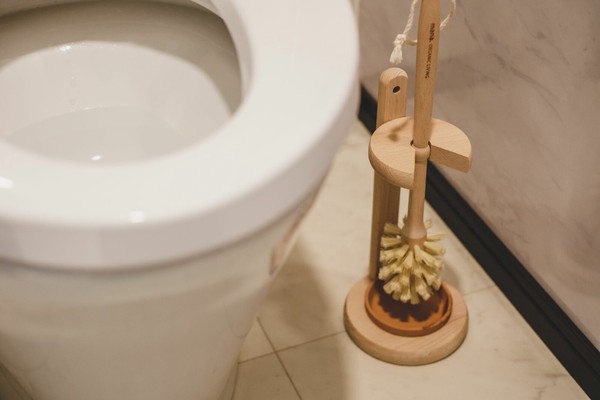 【マイクロプラの流出を防ぐ/FSC認証】トイレブラシセット