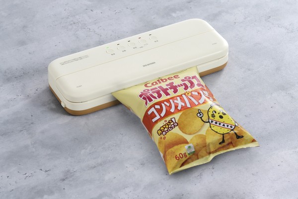 【大口受付中！】【TVで紹介！】【アイリスオーヤマ　真空　コードレス】　真空パック機　コードレスタイプ