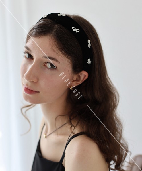2024新作【リボンモチーフベロアカチューシャ】　ヘアアクセサリー　ベロア