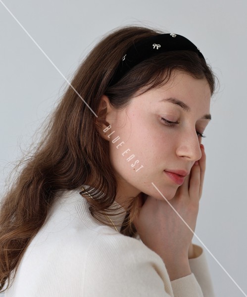 2024新作【リボンモチーフベロアカチューシャ】　ヘアアクセサリー　ベロア