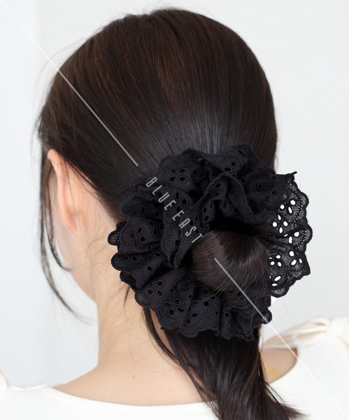 2025新作【コットンレースフリルシュシュ】　ヘアアクセサリー　シュシュ　フリル　コットン