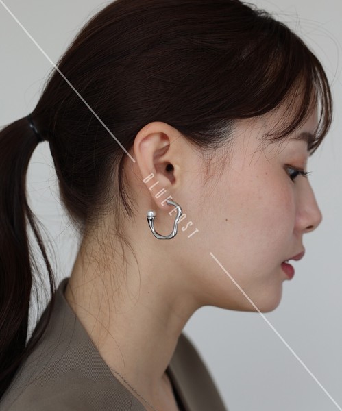 2025新作【ニュアンスフープピアス 】　アクセサリー　サージカルステンレス  ピアス