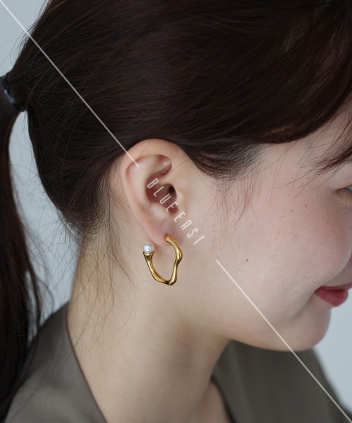 2025新作【ニュアンスフープピアス 】　アクセサリー　サージカルステンレス  ピアス