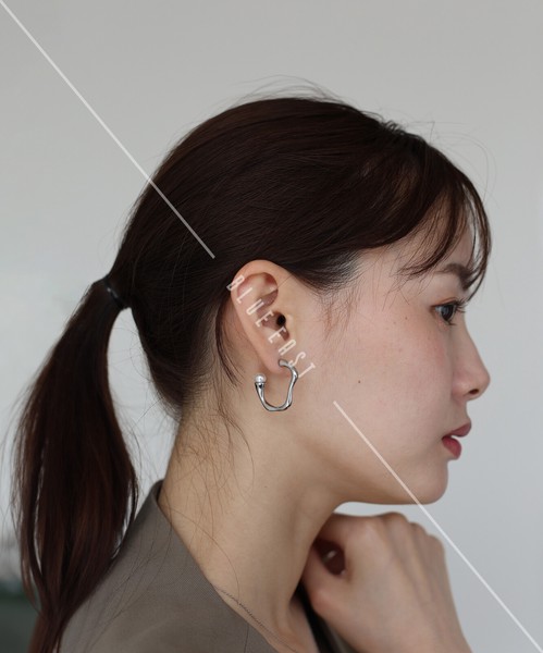 2025新作【ニュアンスフープピアス 】　アクセサリー　サージカルステンレス  ピアス