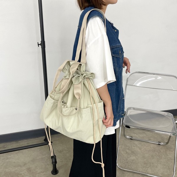 即納【再入荷】【2025新作】撥水巾着2WAYトートバッグ　撥水加工　リュックサック　2WAYバック　巾着型