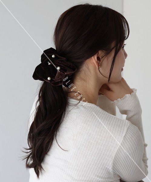 2025新作【パールベロアシュシュ】ヘアアクセサリー　シュシュ　ベロア　パール