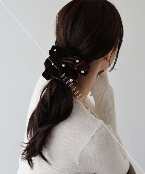 2025新作【パールベロアシュシュ】ヘアアクセサリー　シュシュ　ベロア　パール