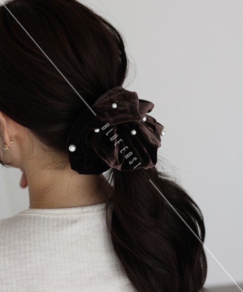 2025新作【パールベロアシュシュ】ヘアアクセサリー　シュシュ　ベロア　パール