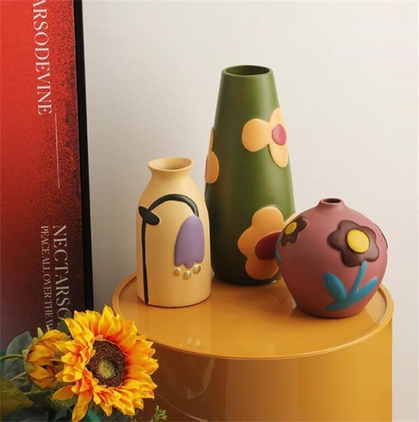 手作り感陶器ボトル - 花活けとインテリア