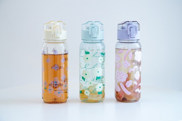 熱中症対策 クリアボトル 冷凍OK 麦茶 軽い ハミングッドランチ／クリアワンタッチボトル