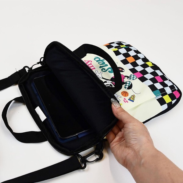【新学期に】ムーミン ディズニー サンリオ ドラえもん おさるのジョージ タブレットケース