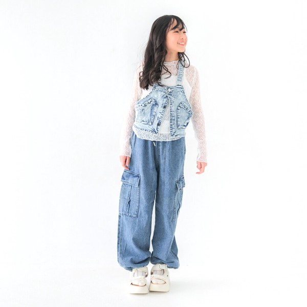 再入荷！人気140㎝150㎝160㎝　コットンデニム　カーゴパンツ　  裾アジャスターケミカルウオッシュ　3794