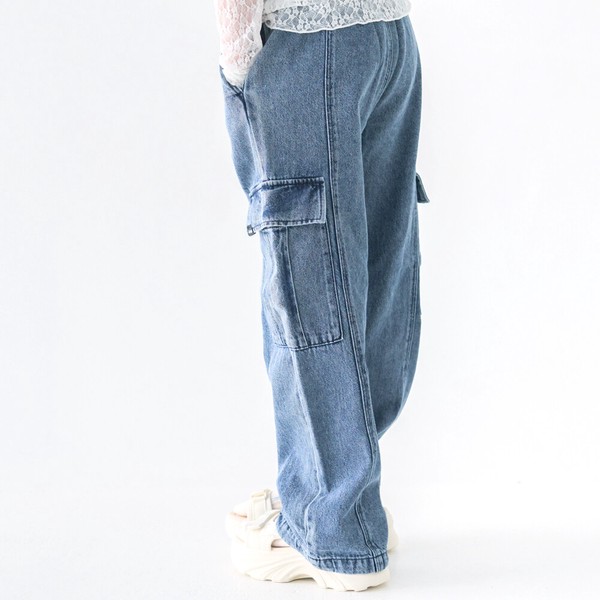 再入荷！人気140㎝150㎝160㎝　コットンデニム　カーゴパンツ　  裾アジャスターケミカルウオッシュ　3794