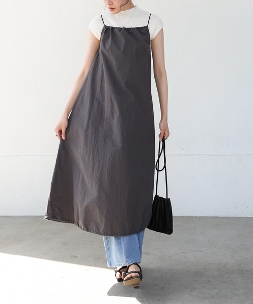 【SALE】再入荷：ストラップデザインキャミワンピース◇コートストッパーで留めるストラップ