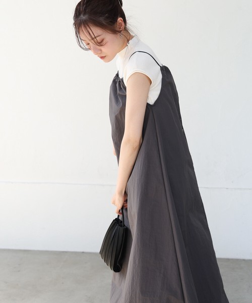 【SALE】再入荷：ストラップデザインキャミワンピース◇コートストッパーで留めるストラップ