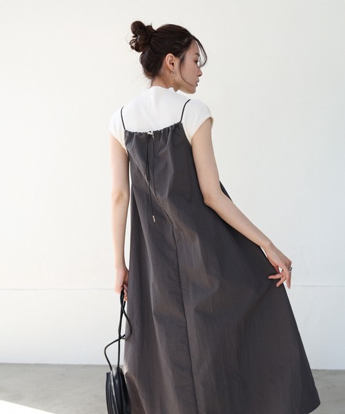 【SALE】再入荷：ストラップデザインキャミワンピース◇コートストッパーで留めるストラップ
