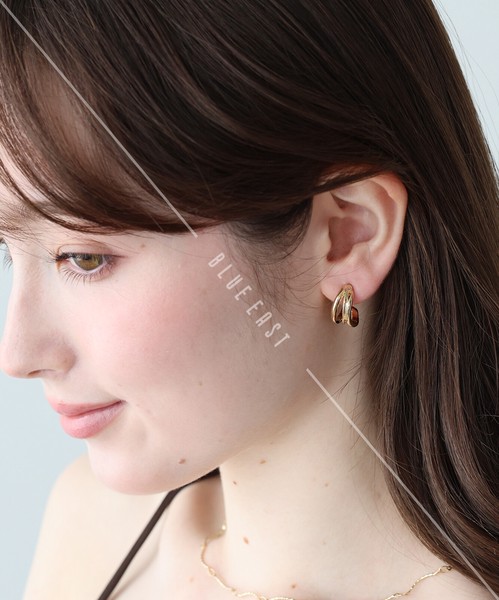 2026新作【トリプルラインカールピアス】ピアス　アクセサリー　ニッケルフリー