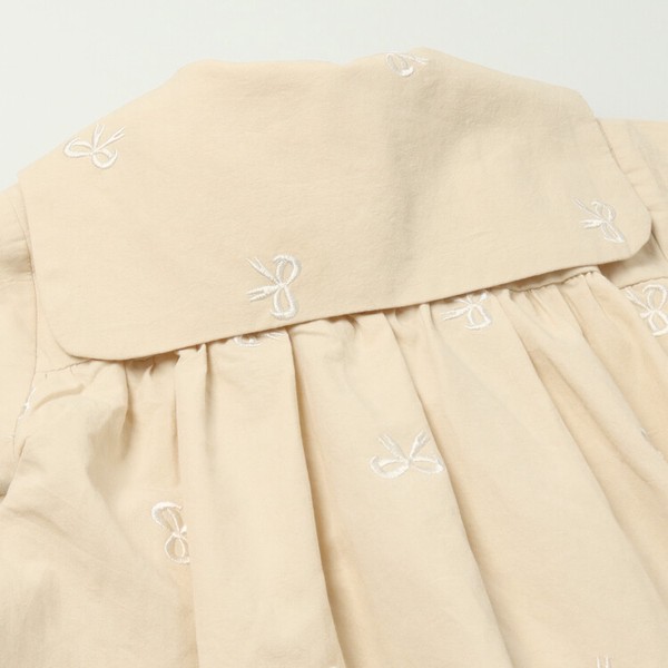リボン柄刺繍半袖ワンピース  R46301  本体綿100％  大きな衿  切替ギャザー  可愛い  シンプル  お出かけ
