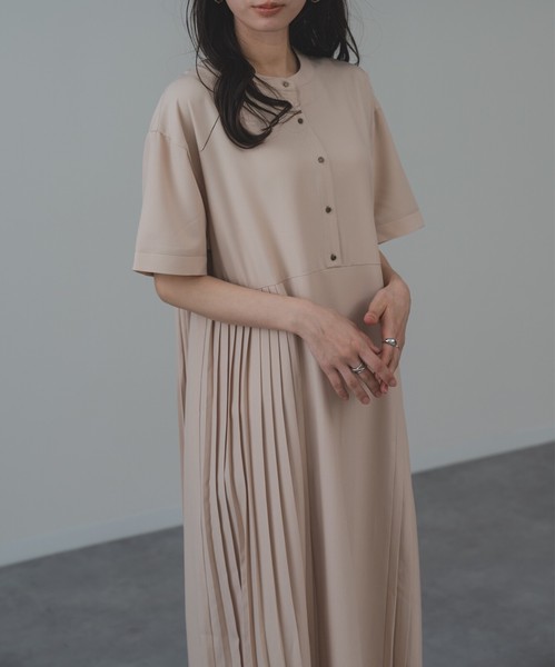 【2025SS新商品】半袖プリーツワンピース　レディース　オケージョン　プリーツ　ロング丈　夏ワンピース