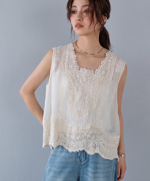 再入荷！【2026新作商品♪】シアーコットンレースフラワーモチーフノースリーブブラウス