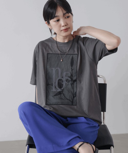 【再入荷：店舗取り寄せ販売】SALE フラワーロゴプリントTシャツ◇大人モードなTシャツ  2026新作