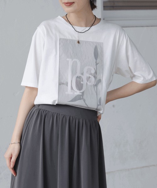 【再入荷：店舗取り寄せ販売】SALE フラワーロゴプリントTシャツ◇大人モードなTシャツ  2026新作