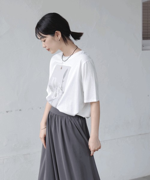 【再入荷：店舗取り寄せ販売】SALE フラワーロゴプリントTシャツ◇大人モードなTシャツ  2026新作