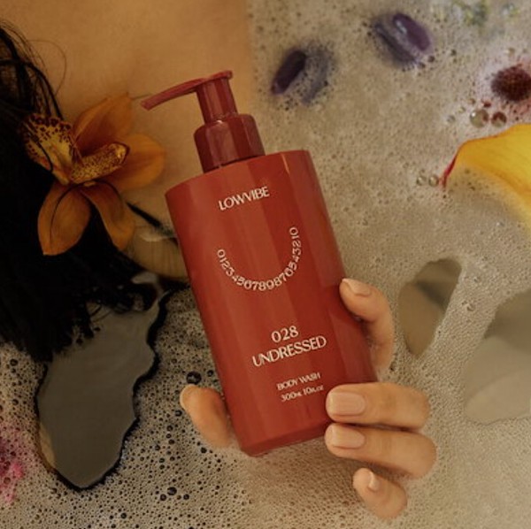 【B品】【ハンドウオッシュ】 LOWVIBE（ロウバイブ）028 UNDRESSED 300ml/韓国コスメ/ギフト/定番/ムスク