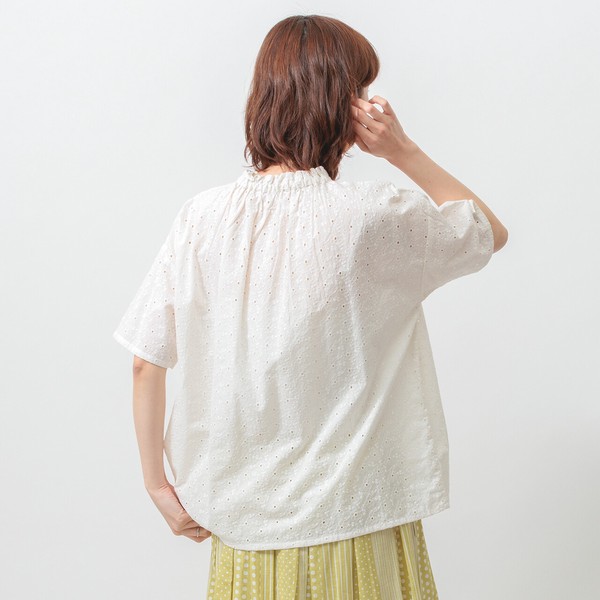【2026SS新作】総柄刺繍で華やぐ◎衿フリルギャザーブラウス