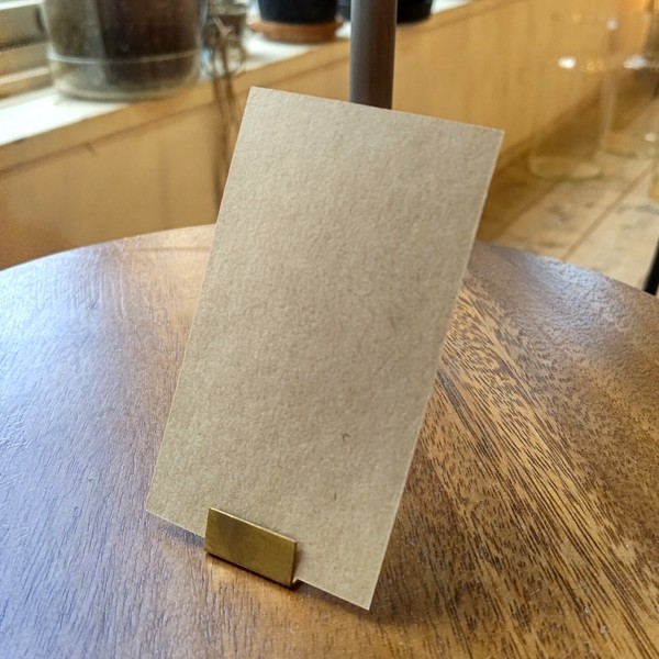 【予約受付】【定番】ありそうでなかったブラスのカードスタンド（幅2cm・20個入）/ショップカード