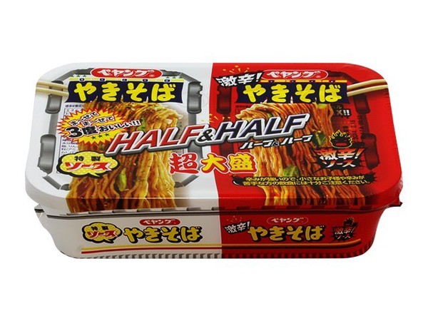 ペヤング ソースやきそば 超大盛ハーフ&激辛 235g x12 【焼きそば】
