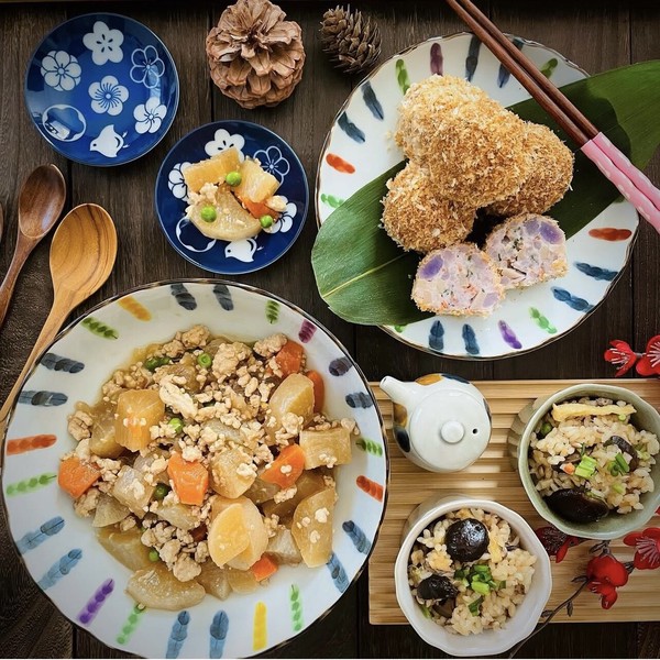 彩十草　8形状　吾山窯オリジナル　【美濃焼　上絵　皿　鉢　丼　プレート　ボウル　日本製】　ヤマ吾陶器