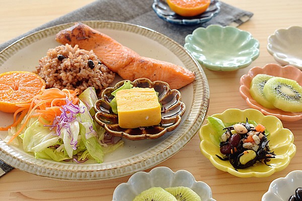 9色菊形小皿【小皿 日本製 美濃焼 和食器 菊型】