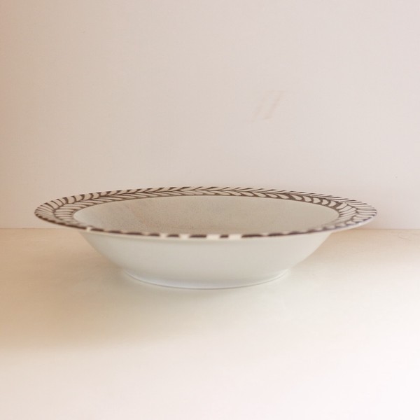 BLOW gray Pasta plate【美濃焼　深皿　カレー皿　パスタ皿　北欧　plate　洋食器】ヤマ吾陶器