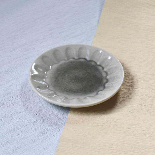 しのぎ型　湧水　4.5皿【美濃焼　プレート　小皿　中皿　デザート皿　日本製　和食器】ヤマ吾陶器